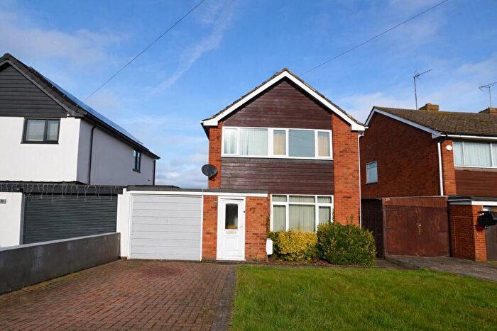 3 Bedroom Link Detached House For Sale In Cherry Walk, Raunds, Northamptonshire, NN9