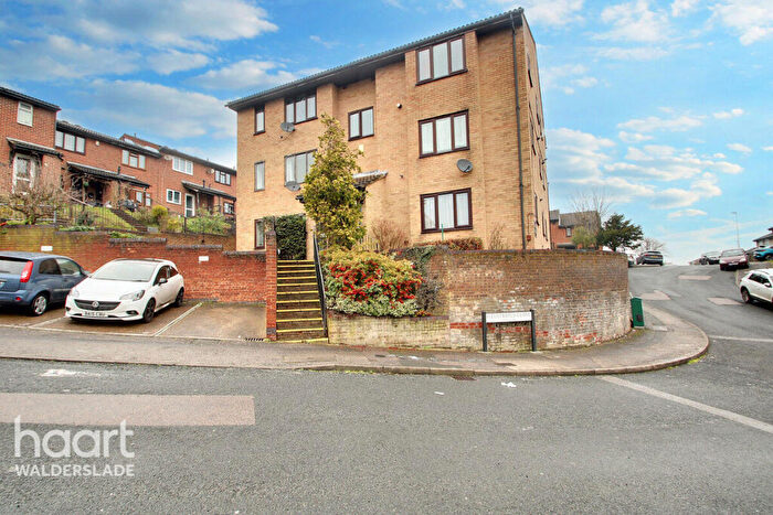 1 Bedroom Flat For Sale In Illustrious Close, Chatham, ME5