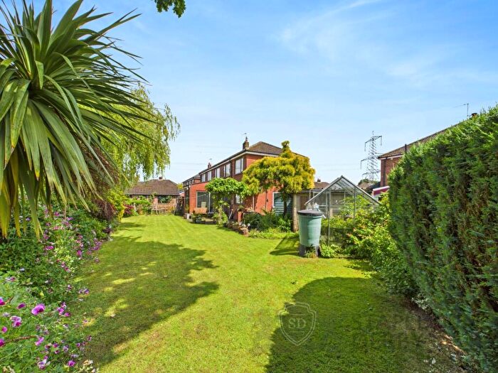 3 Bedroom Semi-Detached House For Sale In Whitmoor Close, Rainhill, Prescot, L35