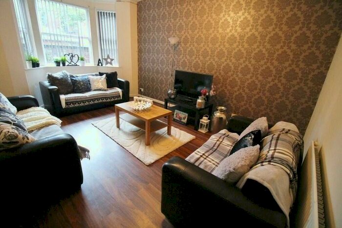 8 Bedroom Terraced House To Rent In St. Michael's Road, Leeds, LS6