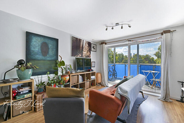 2 Bedroom Apartment For Sale In Eric Street, London, E3