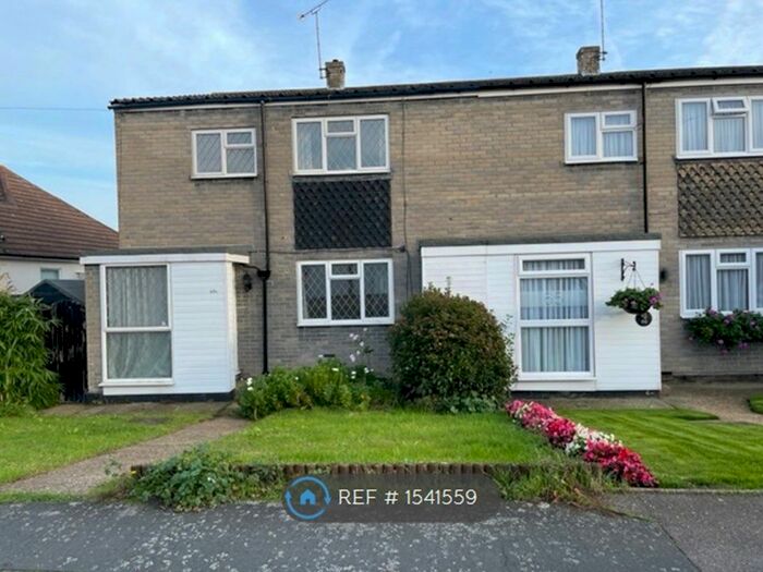 3 Bedroom End Of Terrace House To Rent In Helena Road, Rayleigh, SS6