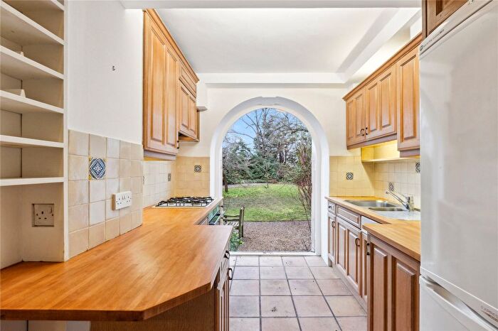 1 Bedroom Flat To Rent In Kensington Park Gardens, Notting Hill, London, W11