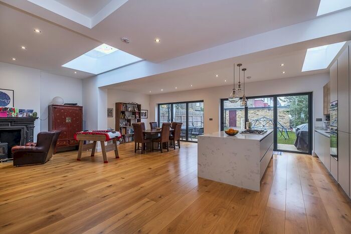 6 Bedroom Semi-Detached House To Rent In St. Stephens Road, London W13