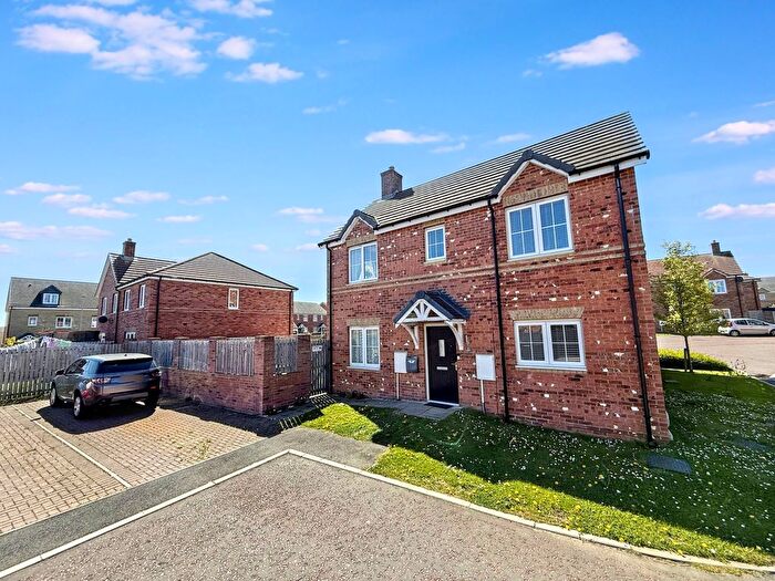 3 Bedroom Semi-Detached House For Sale In Pickering Wynd, Wingate, TS28