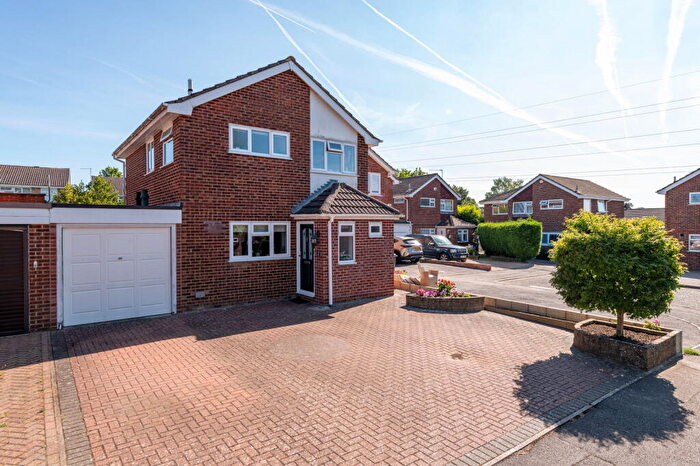 3 Bedroom Link Detached House For Sale In Basmere Close, Vinters Park, Maidstone, ME14