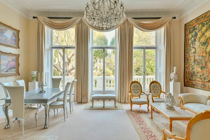 2 Bedroom Flat To Rent In Earl's Court Square, London, SW5