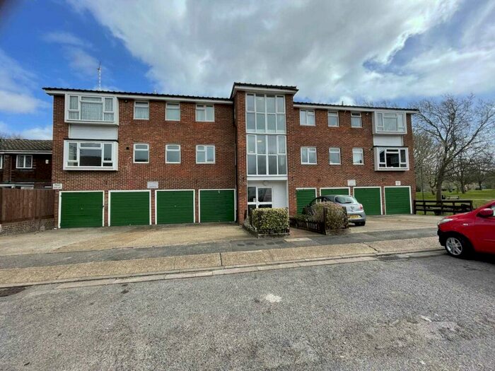 1 Bedroom Flat To Rent In Howden Close, Thamesmead, SE28