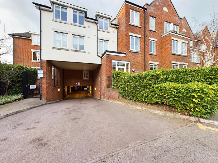 2 Bedroom Flat To Rent In Johnson Place, Walsworth Road, Hitchin, SG4