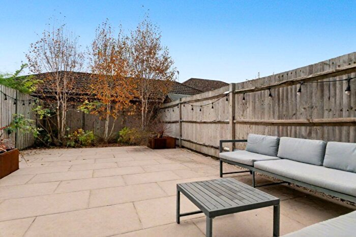 2 Bedroom Semi Detached House To Rent In Bedroom House To Rent In Akerman Road, Surbiton, KT6