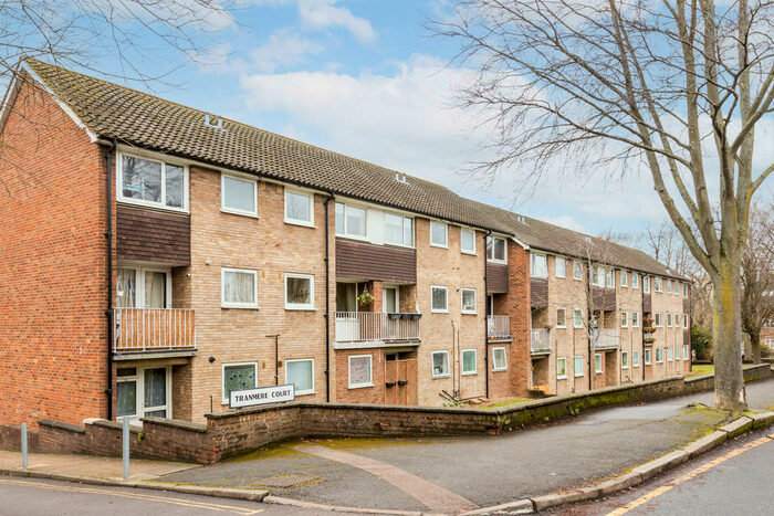 2 Bedroom Maisonette To Rent In Langley Park Road, SM2