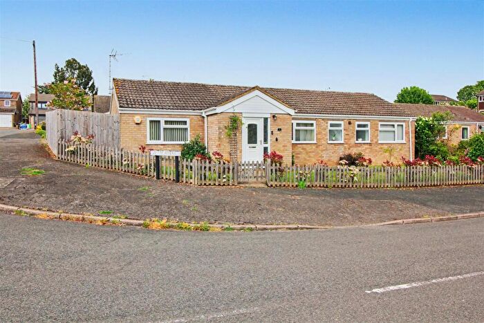 3 Bedroom Detached Bungalow For Sale In Swan Avenue, Brigstock, NN14