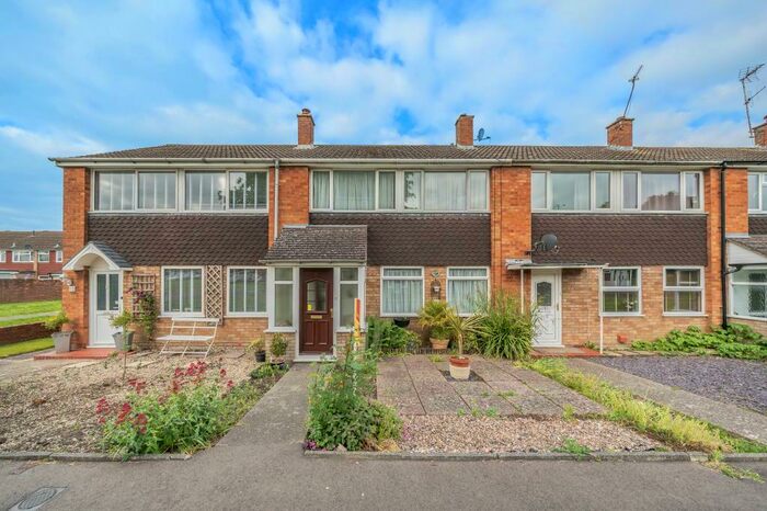 3 Bedroom Terraced House To Rent In Stratton Green, Aylesbury, HP21