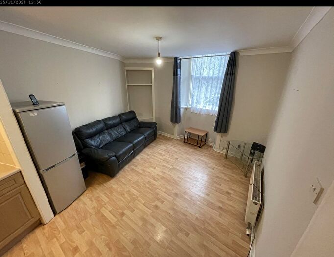 2 Bedroom Flat To Rent In Dudhope Street, Dundee, DD1
