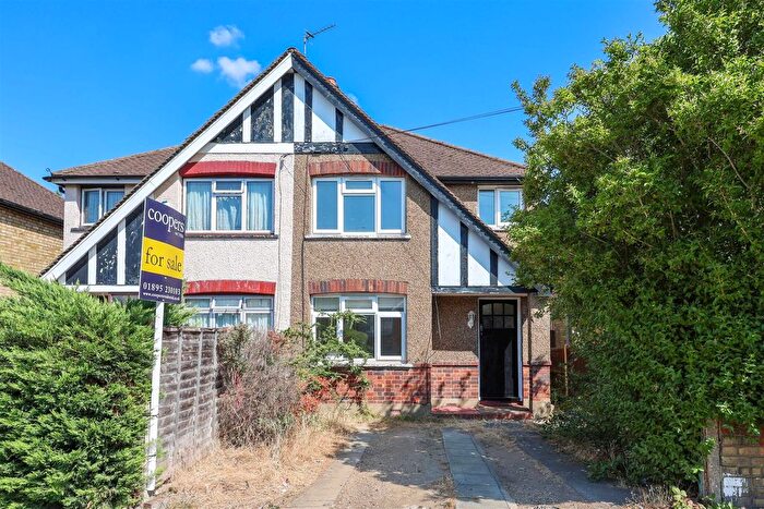 3 Bedroom Semi-Detached House For Sale In Clifton Gardens, Hillingdon, UB10