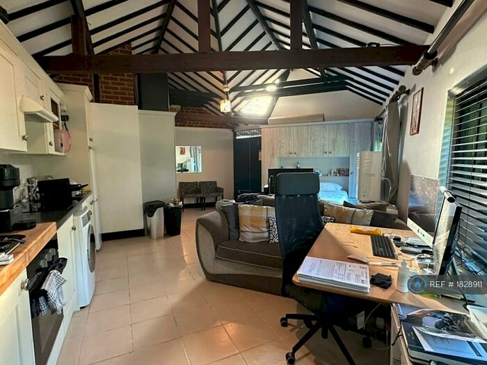 1 Bedroom Bungalow To Rent In The Garth, Lingfield, RH7