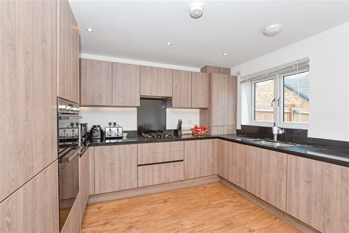 3 Bedroom Semi-detached House For Sale In Bethell Road, Faversham, Kent, ME13