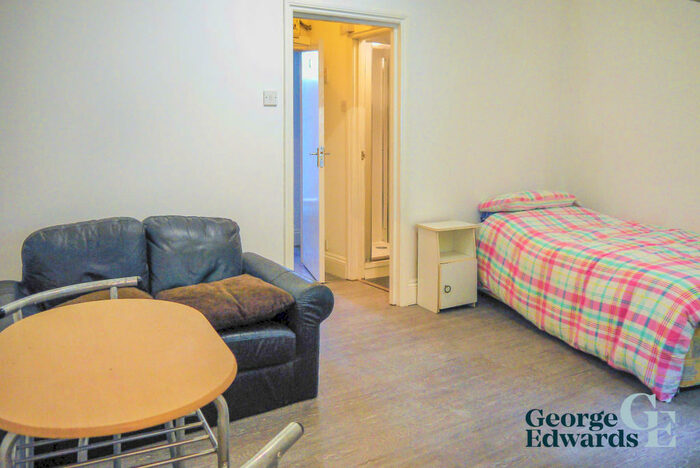 1 Bedroom Apartment To Rent In Dew Street, Haverfordwest, SA61