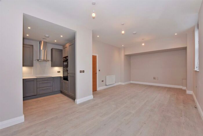 2 Bedroom Apartment To Rent In Station Road, Marlow, Buckinghamshire, SL7