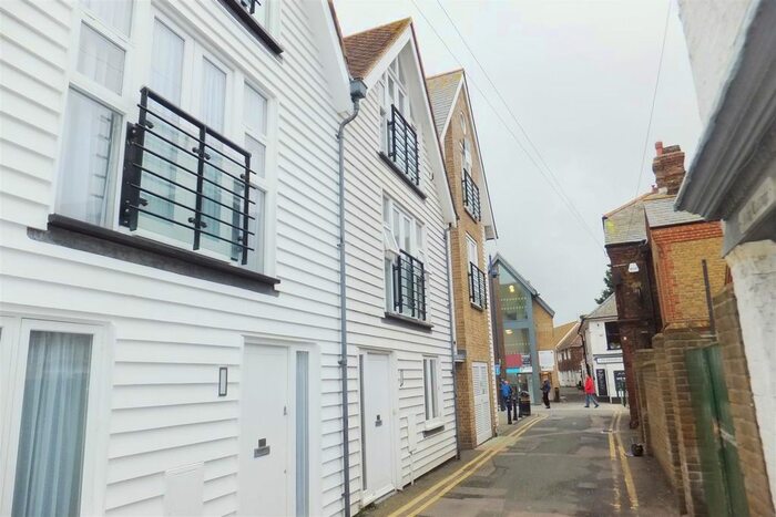 3 Bedroom Property To Rent In Sea Wall, Whitstable, CT5
