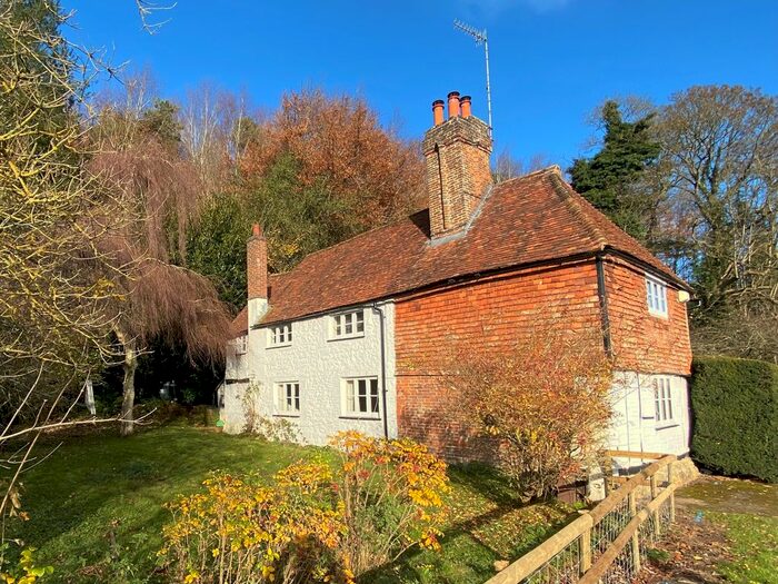 Town House To Rent In Orchard House, Goodley Stock Road, Westerham TN16