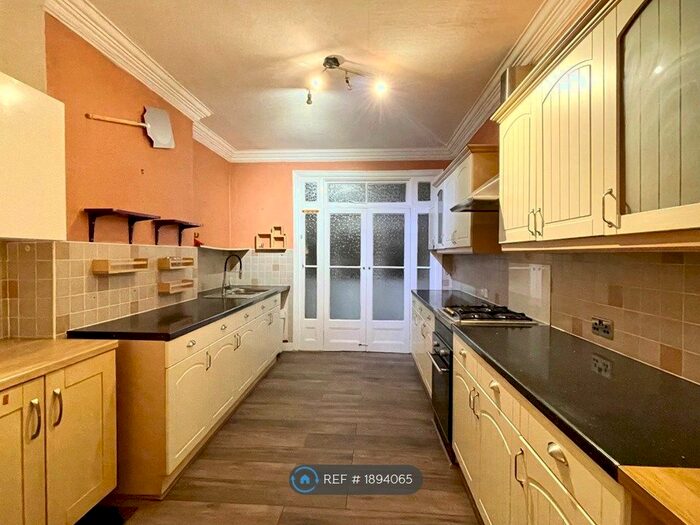 5 Bedroom End Of Terrace House To Rent In Cromer Road, London, E10