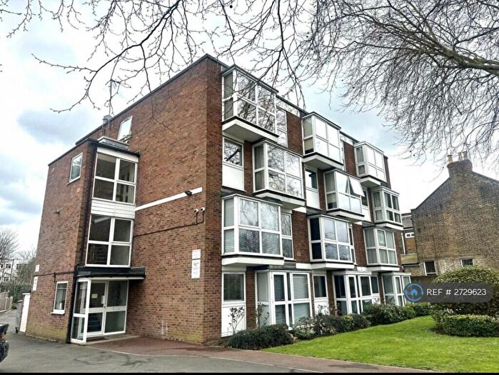 2 Bedroom Flat To Rent In Heath Court, London, E11