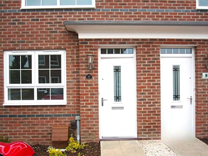 2 Bedroom End Of Terrace House To Rent In Valerian Grove, Hucknall, Nottingham, NG15