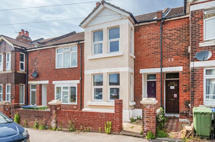 3 Bedroom Terraced House To Rent In Malmesbury Road, Southampton, Hampshire, SO15