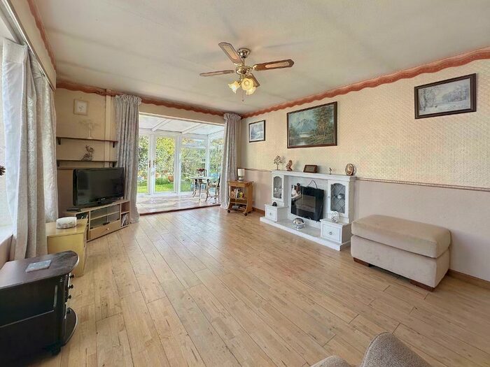 2 Bedroom Detached House For Sale In Brockley Road, Leonard Stanley