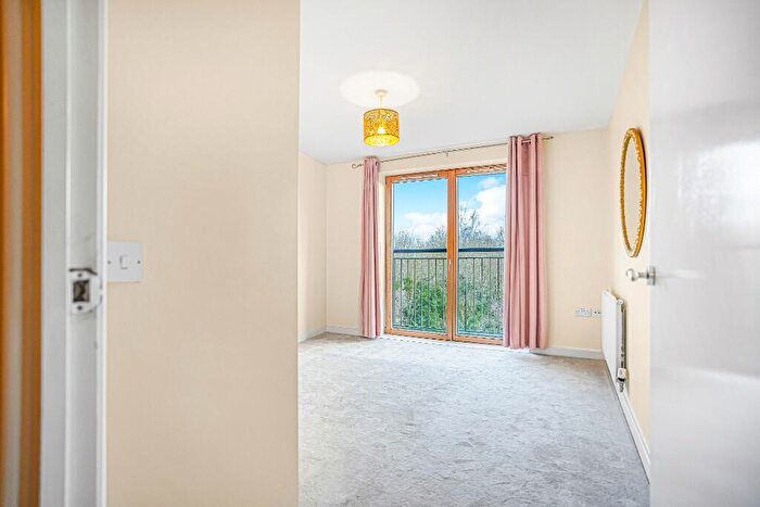 2 Bedroom Maisonette To Rent In Huntley Crescent, Milton Keynes, MK9