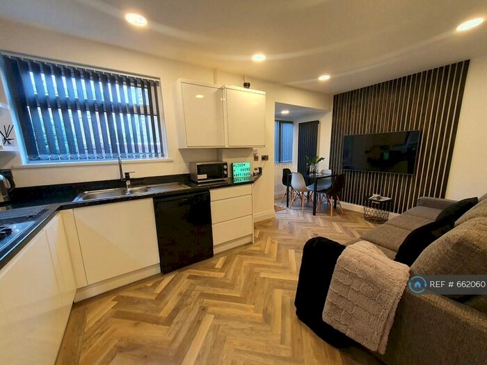 5 Bedroom Terraced House To Rent In Metchley Drive, Birmingham, B17