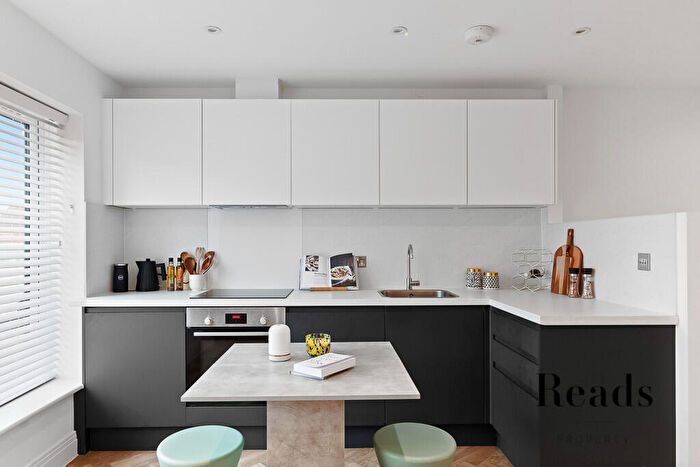 1 Bedroom Ground Maisonette To Rent In Cleeve Road, Leatherhead, KT22