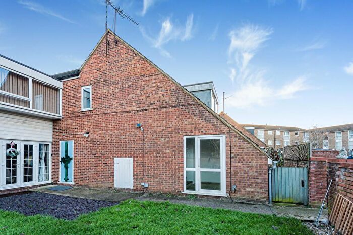 1 Bedroom Flat For Sale In Ribbledale, London Colney, St.Albans, AL2