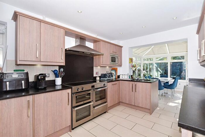 4 Bedroom Detached House For Sale In Lambourne Drive, Kings Hill, West Malling, Kent, ME19