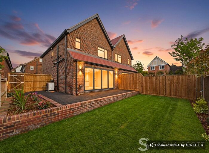 4 Bedroom Semi-Detached House For Sale In Bridgefield Close, Banstead, SM7