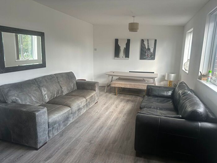 3 Bedroom Property To Rent In Moor Grange View, Leeds, LS16