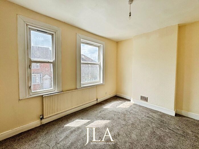2 Bedroom Terraced House To Rent In Richmond Road, Leicester, LE2