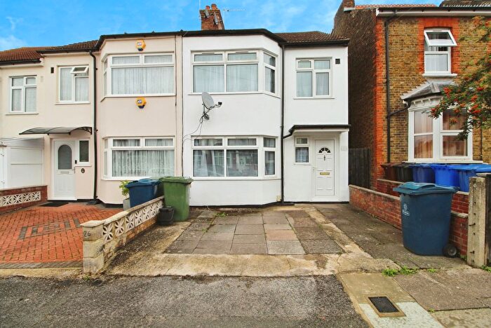 4 Bedroom Semi-Detached House To Rent In Whitby Road, South Harrow, HA2