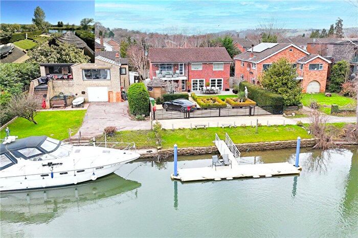 5 Bedroom Detached House For Sale In Thames View, River Gardens, Purley On Thames, RG8