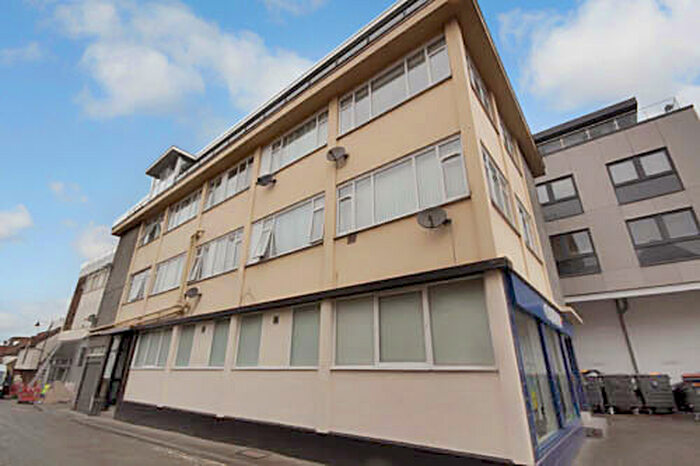 2 Bedroom Apartment To Rent In Crown Street, Brentwood, Essex, CM14