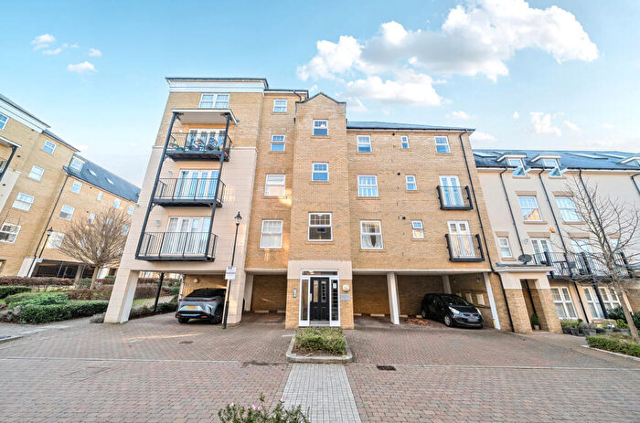 2 Bedroom Apartment For Sale In Renwick Drive, Bromley, BR2