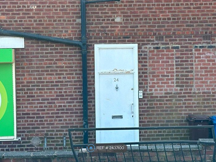 2 Bedroom Flat To Rent In Moorside, Aspull, Wigan, WN2