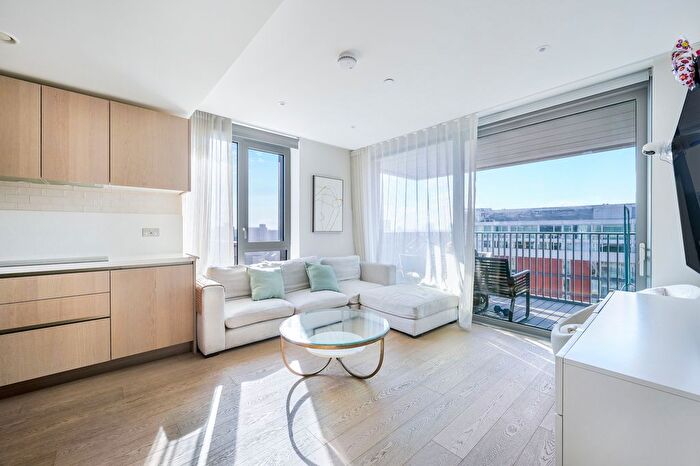 3 Bedroom Flat To Rent In Bowden House, SW11