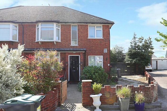 2 Bedroom Maisonette To Rent In Chase Road, Oakwood, N14