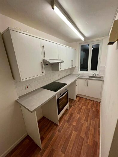 2 Bedroom Flat To Rent In Market Place, Chippenham, SN15