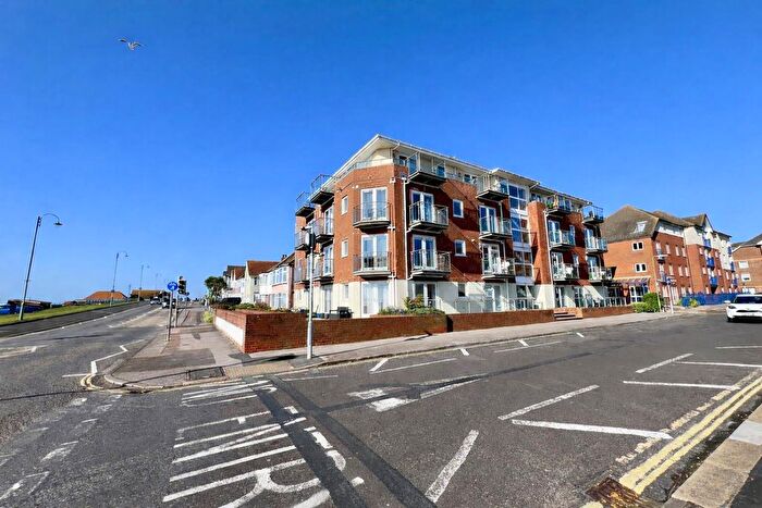 2 Bedroom Flat For Sale In Beach Road, Lee-On-The-Solent, PO13