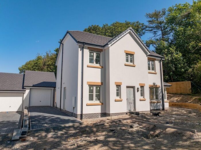 4 Bedroom Detached House For Sale In Caeau Gwynfryn, Llanarth, SA47