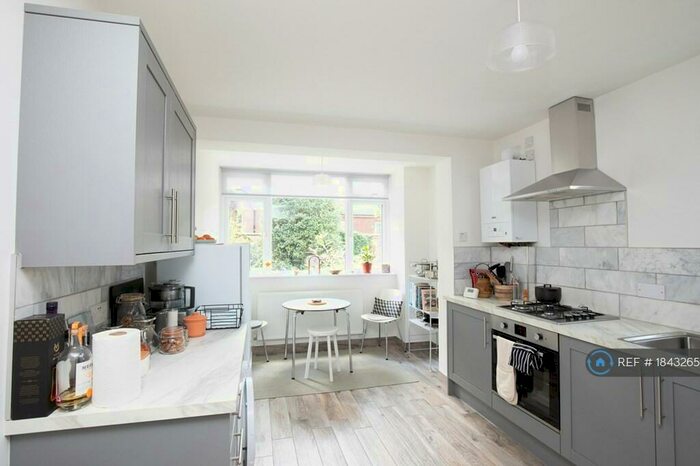 2 Bedroom Flat To Rent In Cyprus Road, Nottingham, NG3