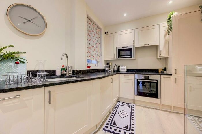 1 Bedroom Maisonette To Rent In Hillbrook House, Fulham, London, SW6